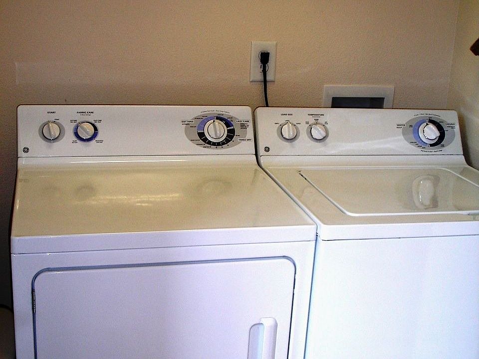Washer & Dryer Included