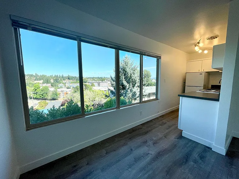 Village Vista Apartments — Photo 54