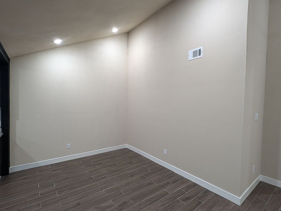 Vaulted Ceilings and Open Concept. Fresh Renovation.