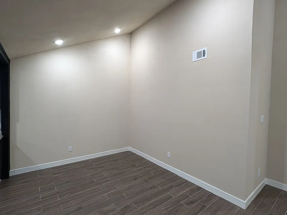 3735 Varla Ln