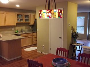 23317 Edmonds Way APT 4, Edmonds, WA 98026