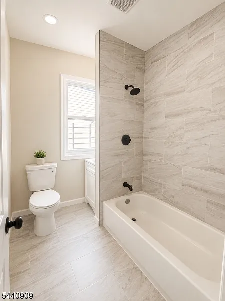 3 bed, 2.0 bath, $2,399 — Photo 3