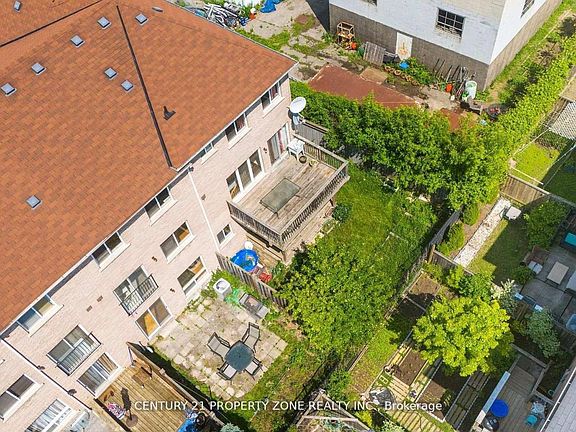 5th image of 28 Seminoff St