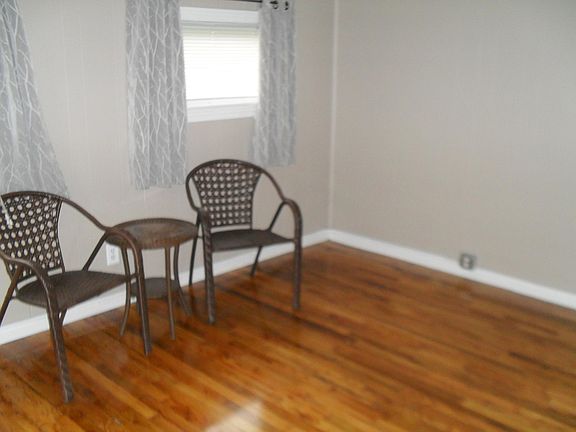 4th image of 21 Cotter St