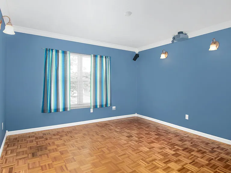 255 E Castle Harbour Dr — Photo 14