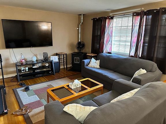4th image of 34 Nelson Dr #B
