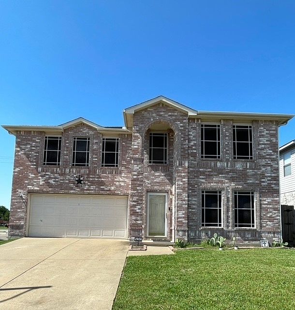 1st image of 2908 Cresthaven Dr