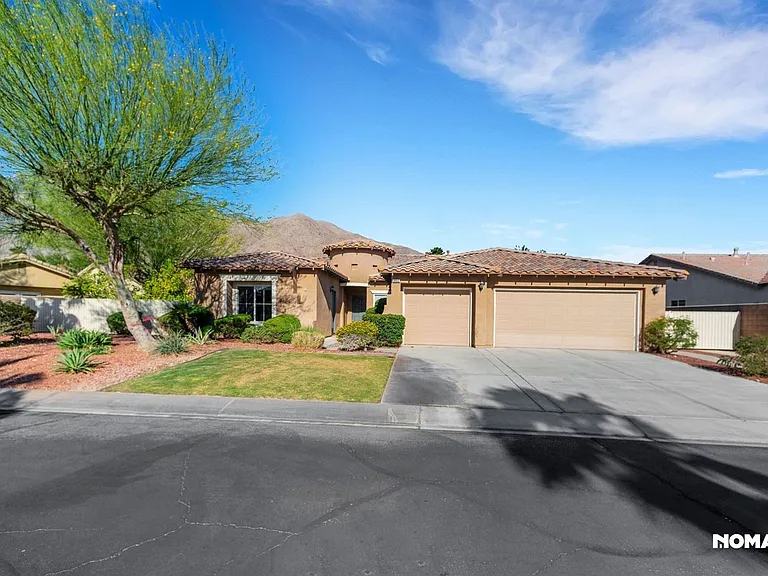 3853 Mira Arena — Photo 11