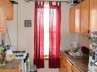 2265 33rd St APT 4, Astoria, NY 11105