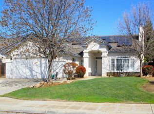 1941 Cromwell Ave, Clovis, CA 93611
