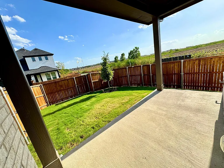 2930 Eleanor Dr — Photo 30