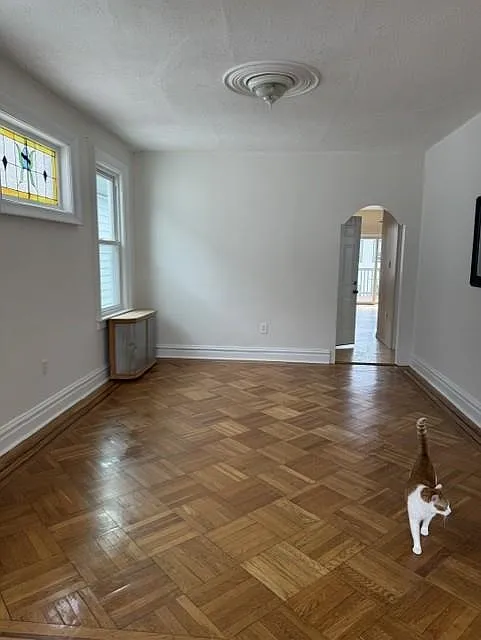 3 bed, 1.0 bath, $2,500 — Photo 2
