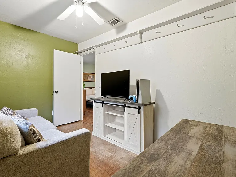 900 SW 62nd Blvd #B5 — Photo 15