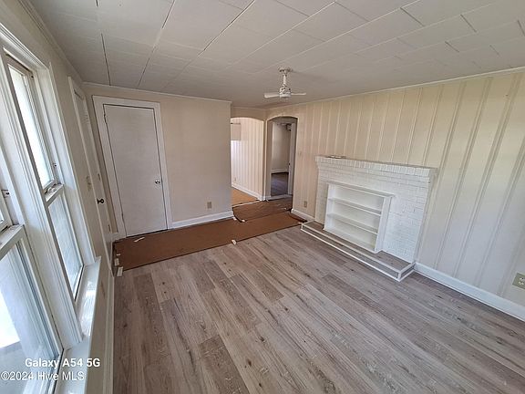5th image of 303 Chatham Street