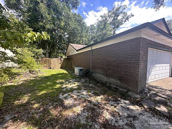 3rd image of 7662 Northpointe Dr