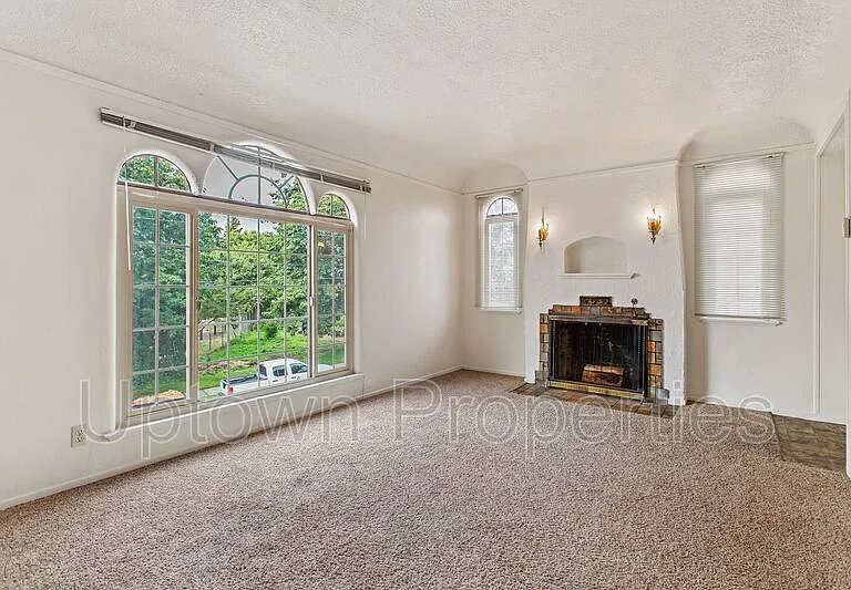 1322 NE 68th Ave — Photo 6