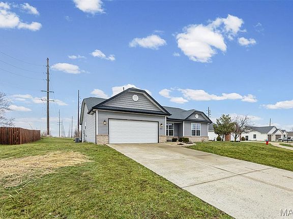 2nd image of 432 Mockingbird Ln