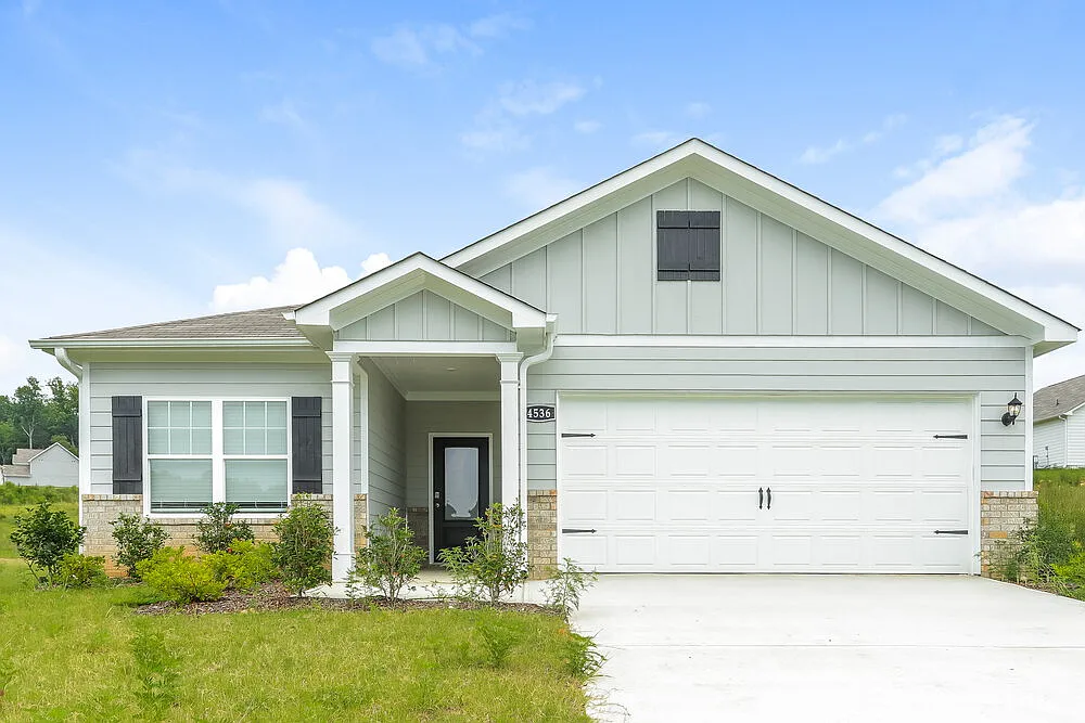 3 bed, 2.0 bath, 1408 sqft, $1,685 — Photo 1