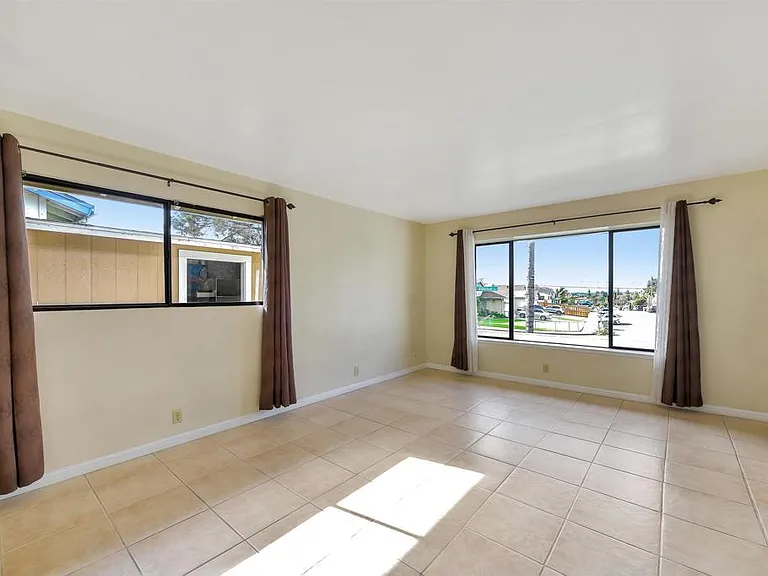 758 Candlestick Way — Photo 10