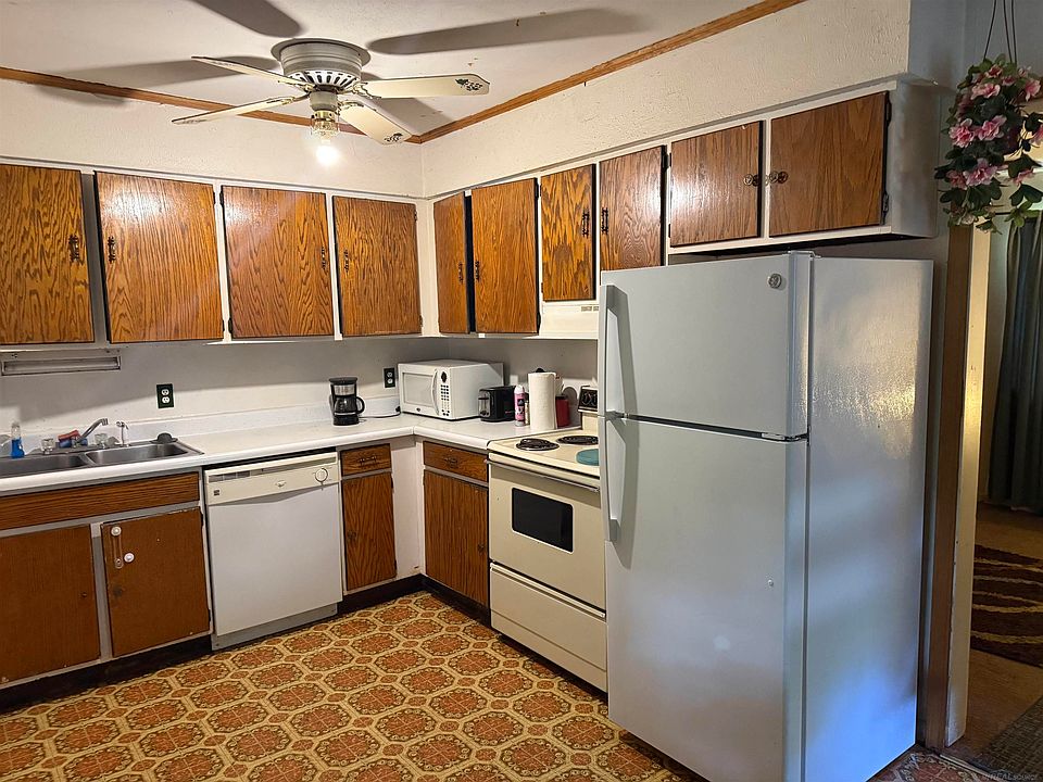 2nd image of 506 Fassett St