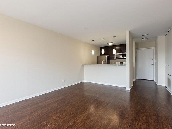 3rd image of 1717 N Dayton St #1224