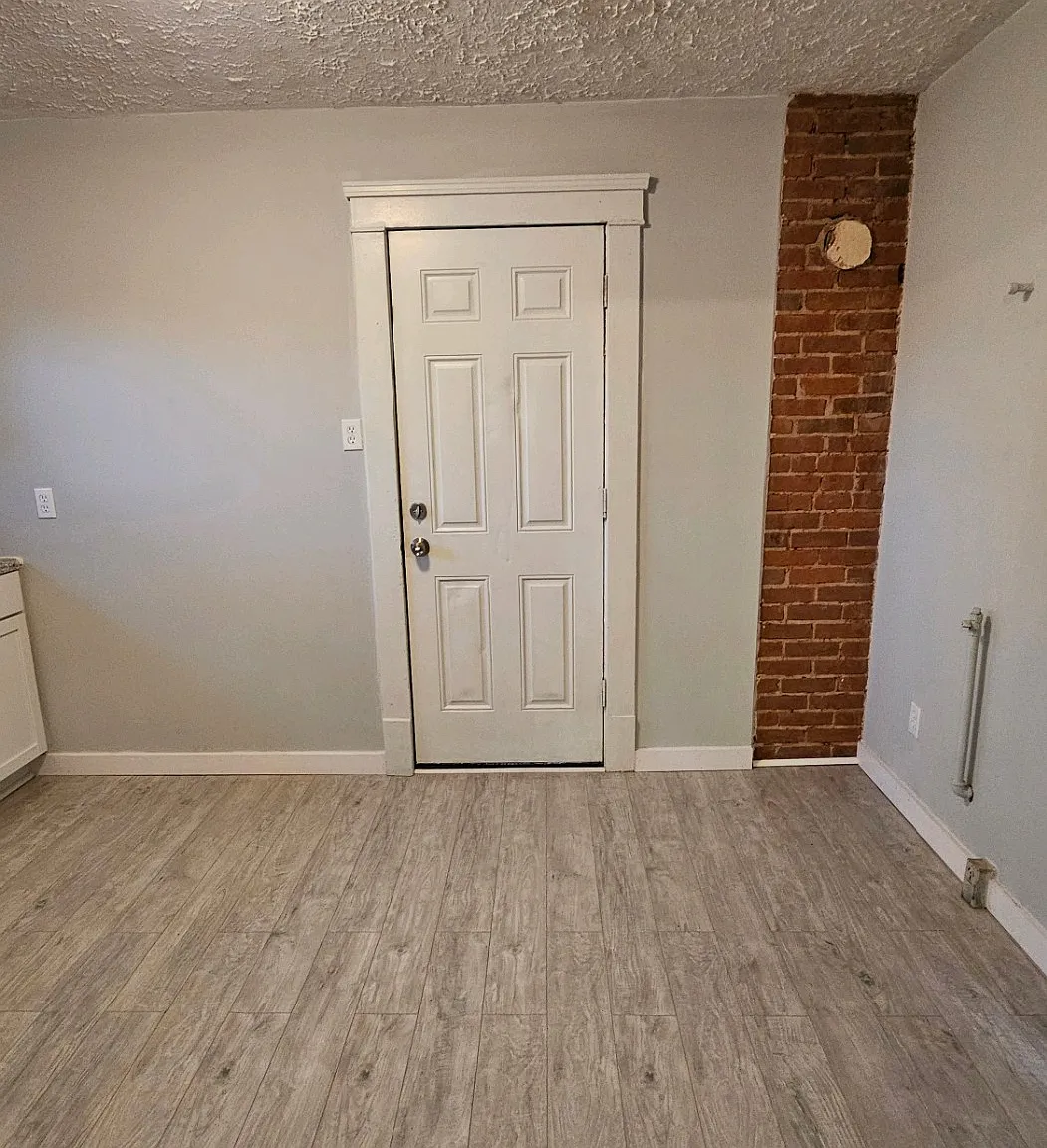 2 bed, 1325 sqft, $1,400 — Photo 3
