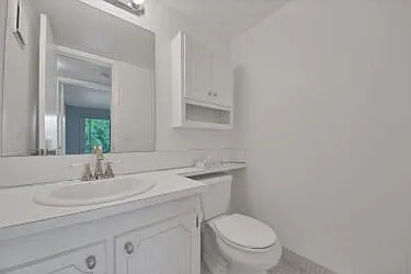 3034 Ellesmere #3034-B — Photo 6