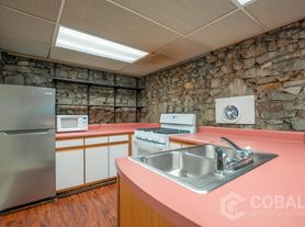 867 Rosedale Rd NE