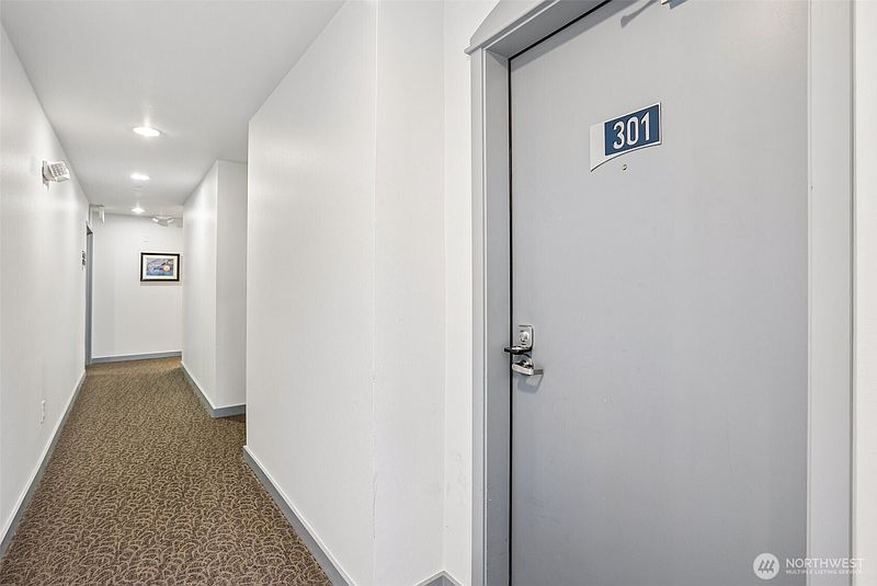 4th image of 232 Belmont Avenue E #301