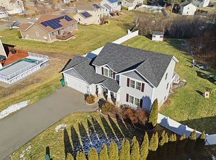 18 Downy Cir, Fitchburg, MA 01420