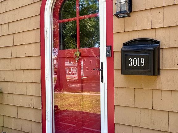 2nd image of 3019 Plymouth Ave