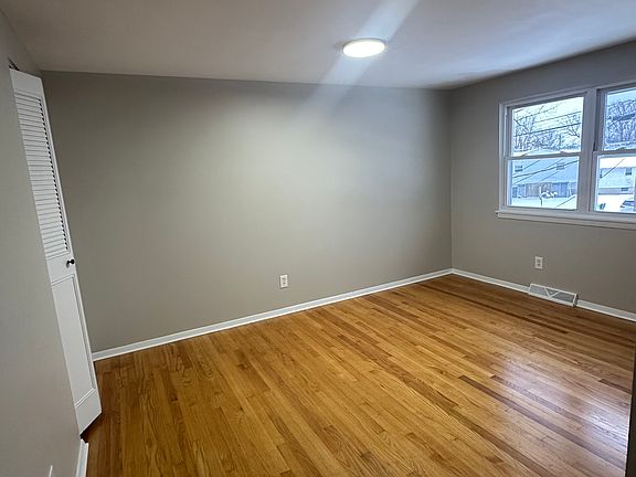 4th image of 623-625 Sunflower Dr
