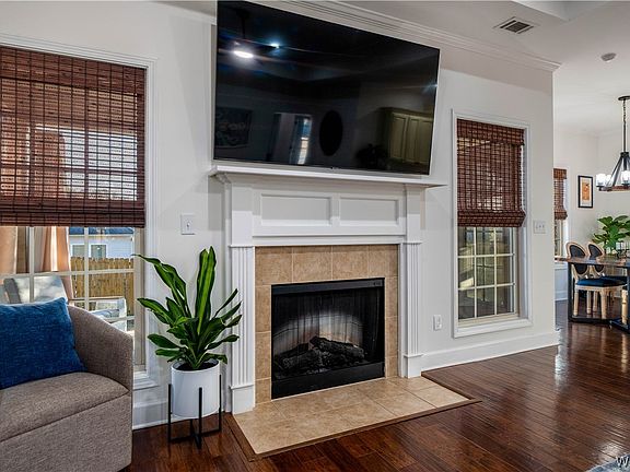 5th image of 4213 Macon Cir