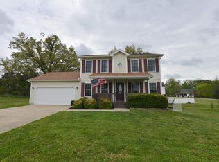 104 W Magnolia Ct, Vine Grove, KY 40175