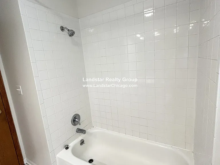 1427 N Wood St #1F — Photo 8