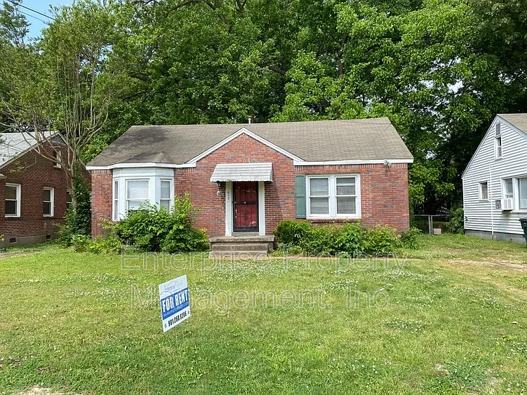 605 Houston St — Photo 1