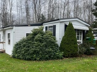 8 Brookside Estates Dr, Jamestown, NY 14701