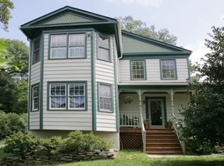 9811 Hollow Glen Pl, Silver Spring, MD 20910