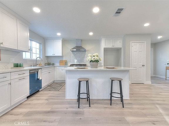 4th image of 752 Rio Del Sol Ave