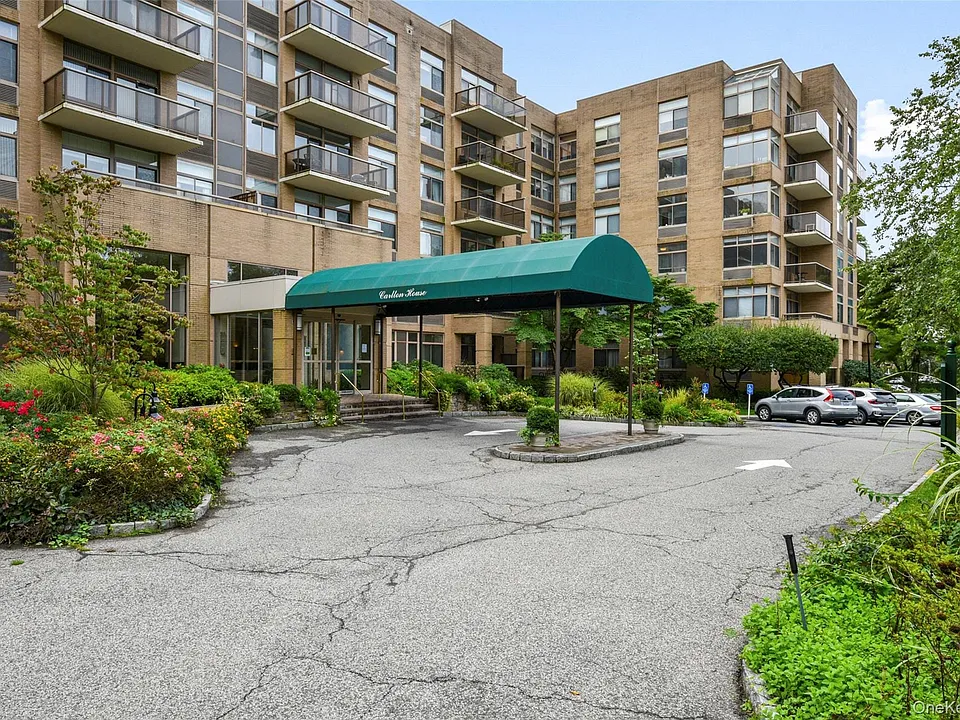35 N Chatsworth Ave #1G