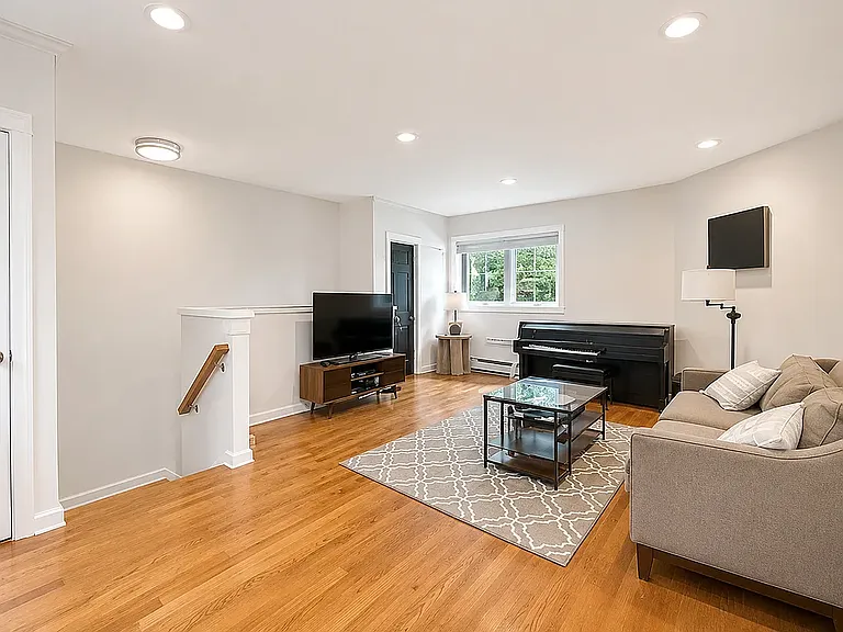 29-16 Newtown Ave #1W — Photo 3
