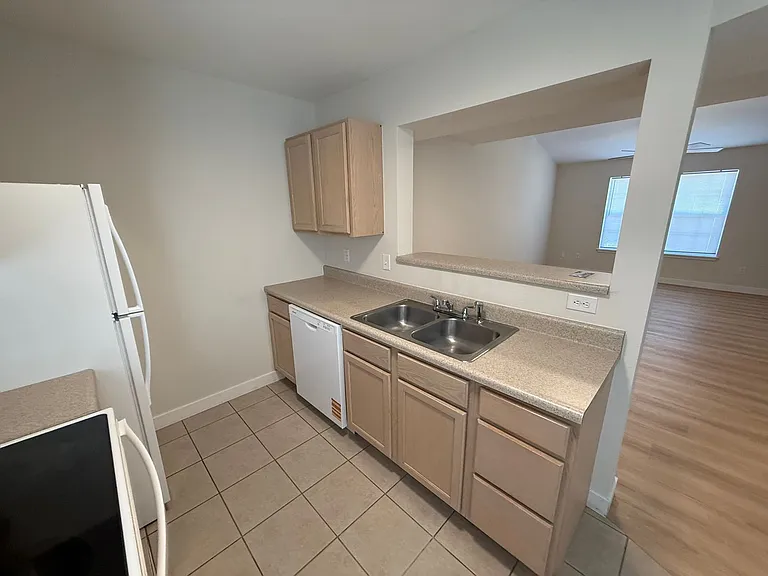1512-1514 Citadel Dr — Photo 7