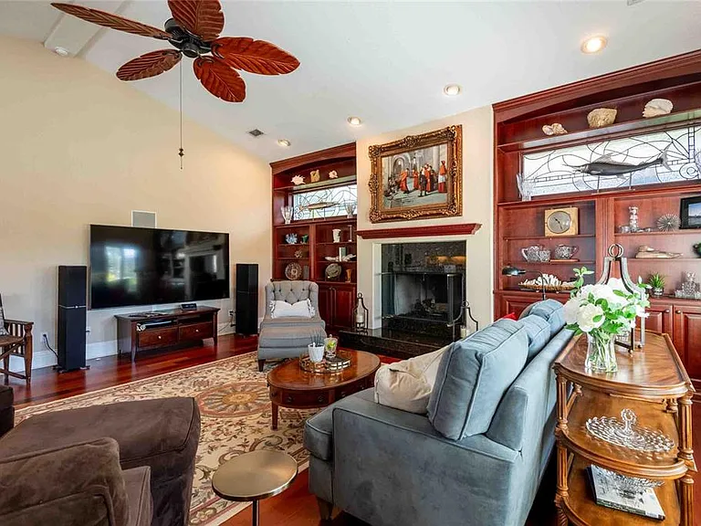 6605 Stonington Dr N — Photo 34