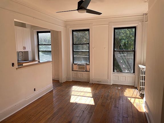 2nd image of 538 Lafayette Ave #2