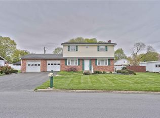 1558 Harmor Ln, Bethlehem, PA 18017