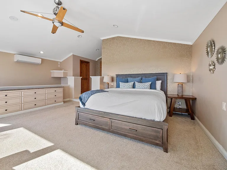 1542 Monmouth Dr — Photo 17