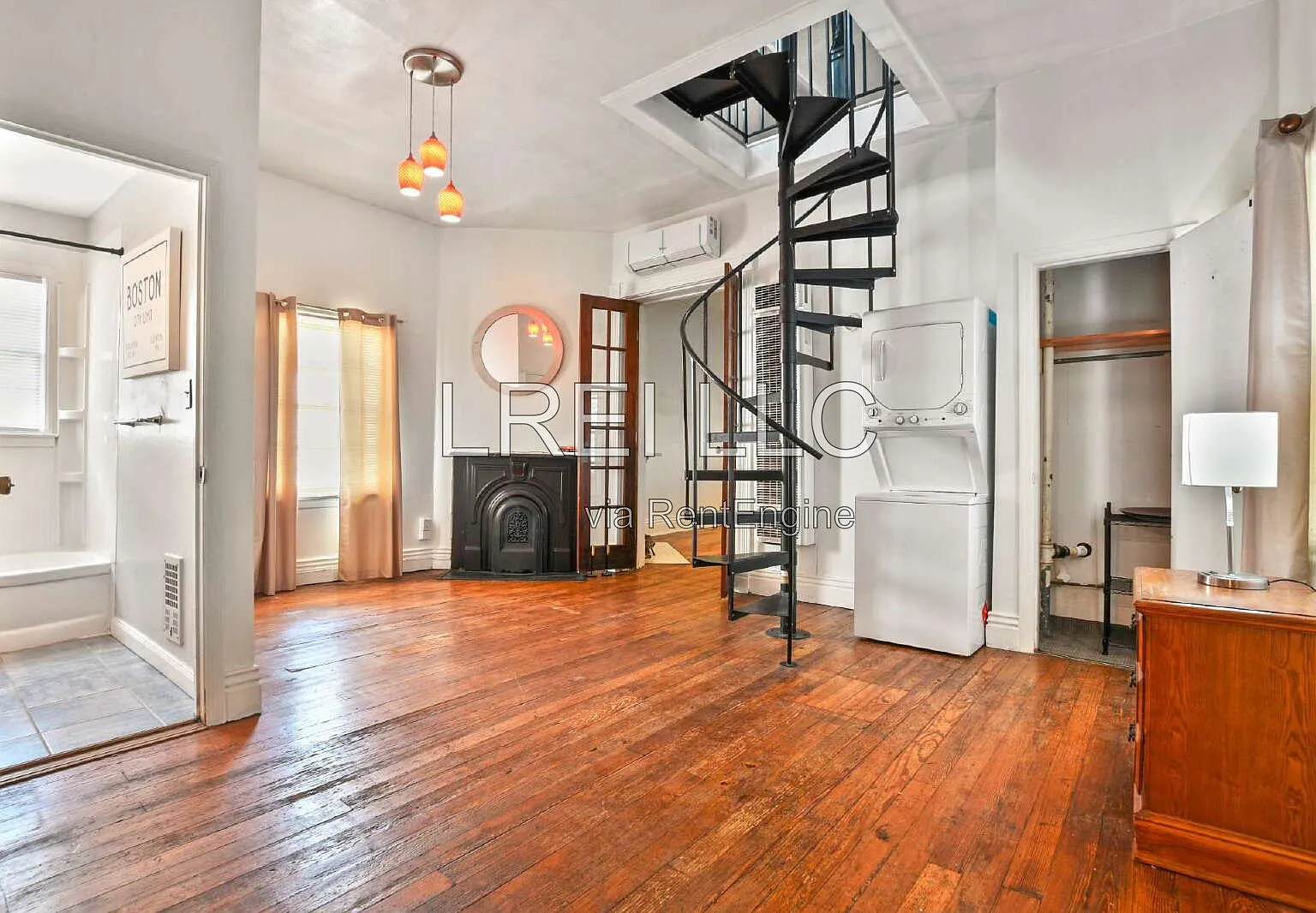 1 bed, 1.0 bath, 950 sqft, $1,295 — Photo 4