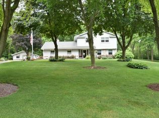 W264S7455 Mount Whitney Ave, Waukesha, WI 53189