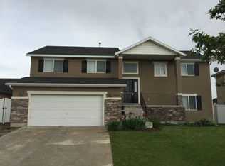 1025 W Windsor Dr, North Salt Lake, UT 84054