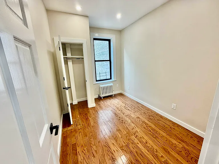 32-18 34th St #2R — Photo 5